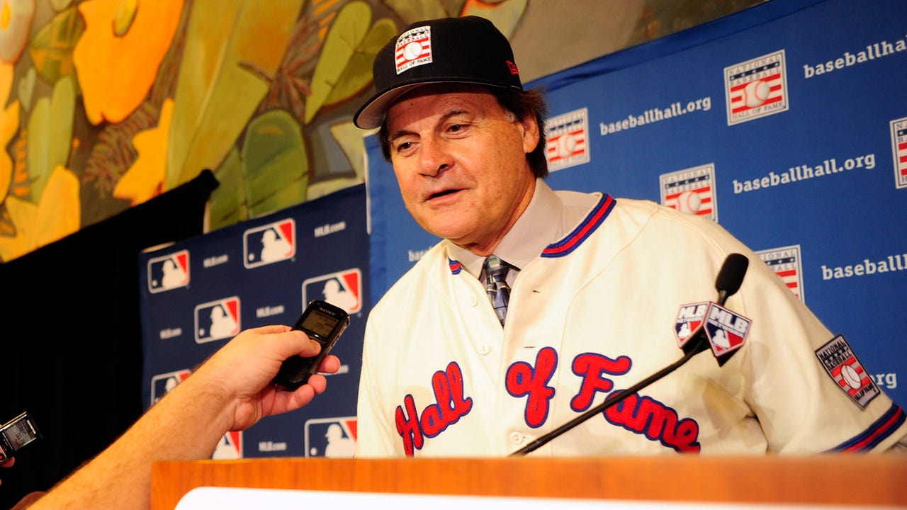 No team logo on La Russa's HOF plaque